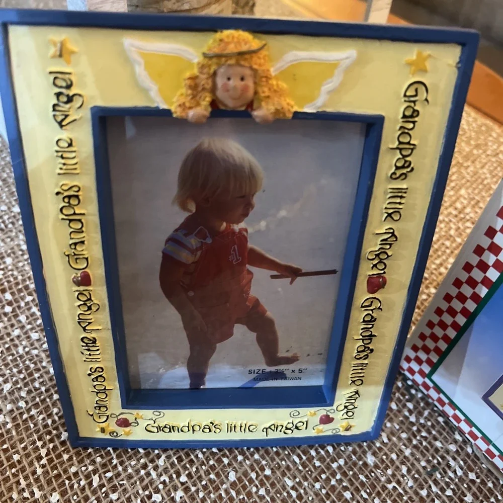 Grandma's little Angel Vintage picture frame From 1975‎